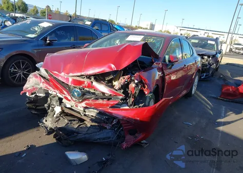 2019 Toyota Camry Hybrid Xle z USA, uszkodzony, nr VIN 4T1B21HK5KU013574